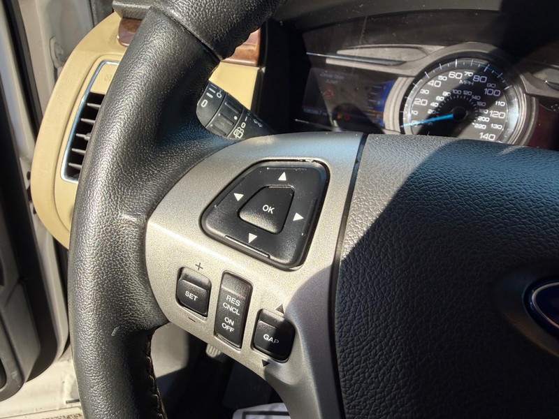 Ford Flex Vehicle Image 30