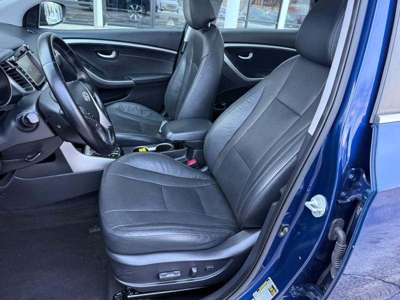 Hyundai Elantra GT Vehicle Image 08