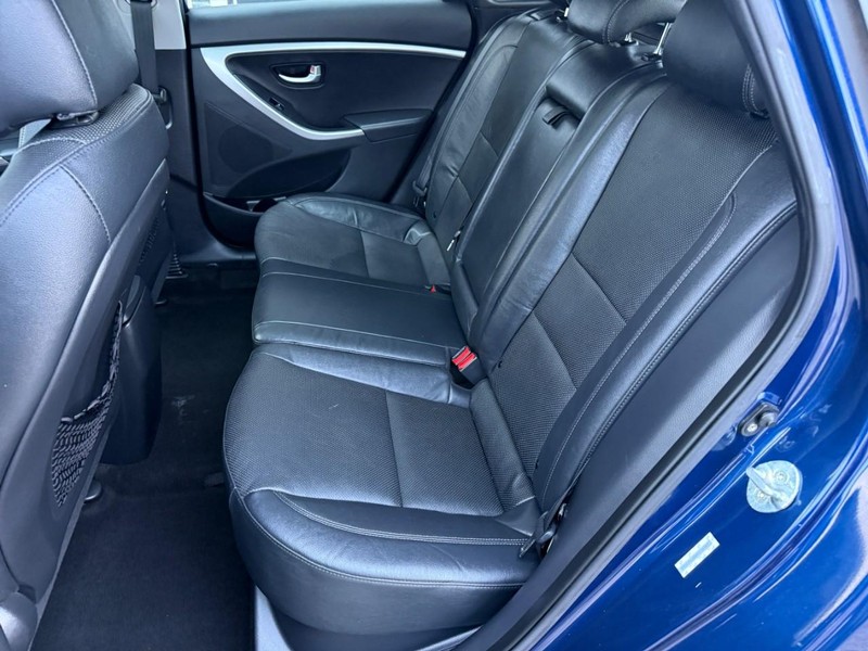 Hyundai Elantra GT Vehicle Image 10