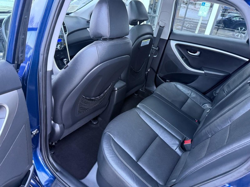 Hyundai Elantra GT Vehicle Image 11