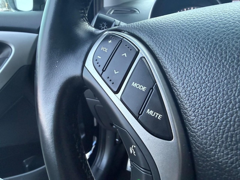 Hyundai Elantra GT Vehicle Image 20