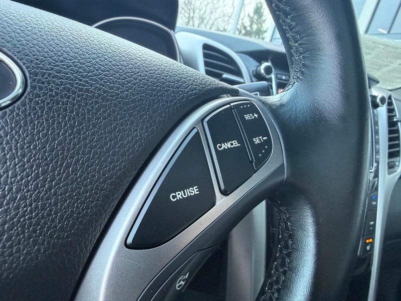 Hyundai Elantra GT Vehicle Image 22