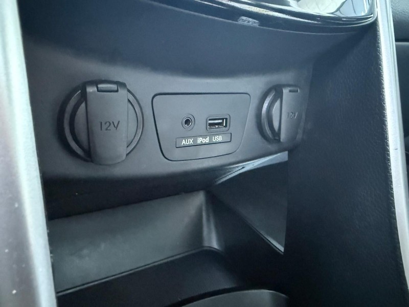 Hyundai Elantra GT Vehicle Image 27