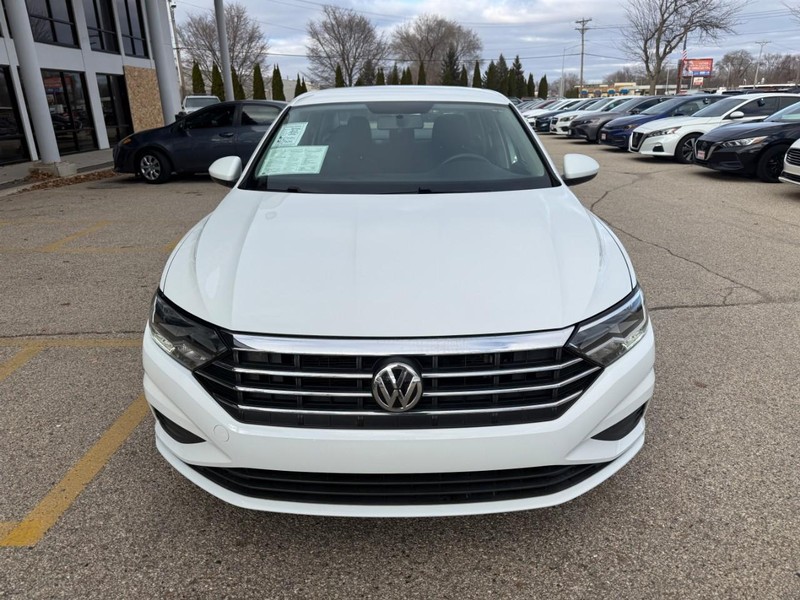 Volkswagen Jetta Vehicle Image 02