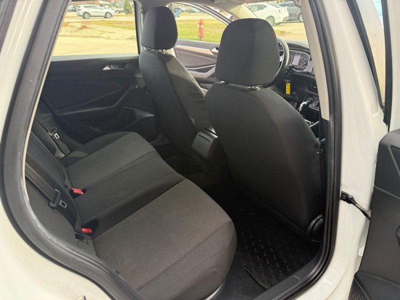 Volkswagen Jetta Vehicle Image 15