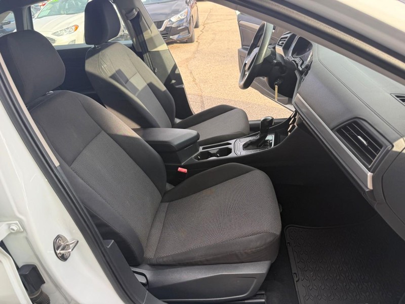 Volkswagen Jetta Vehicle Image 16