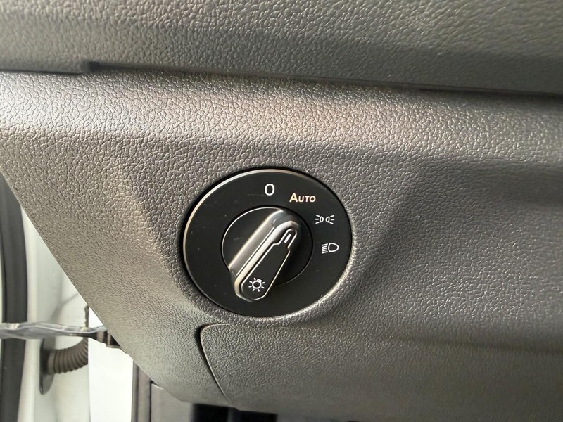 Volkswagen Jetta Vehicle Image 18