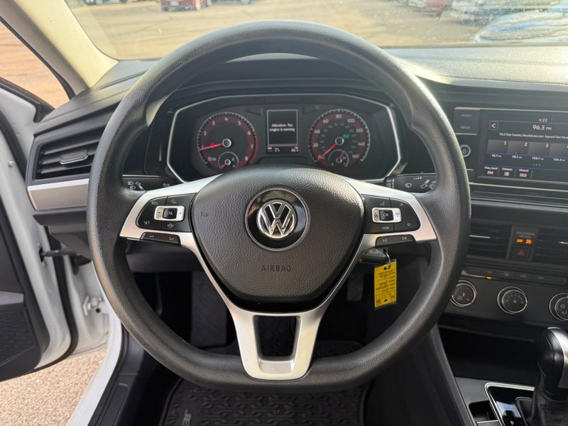 Volkswagen Jetta Vehicle Image 19