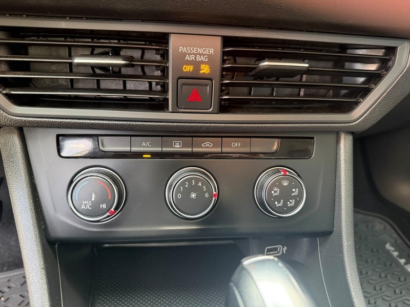 Volkswagen Jetta Vehicle Image 25