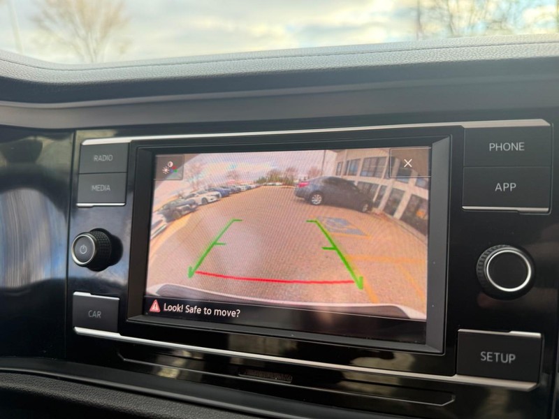 Volkswagen Jetta Vehicle Image 27