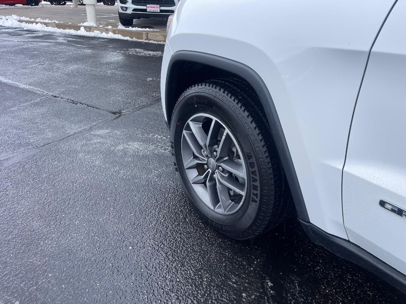 Jeep Grand Cherokee Vehicle Image 07