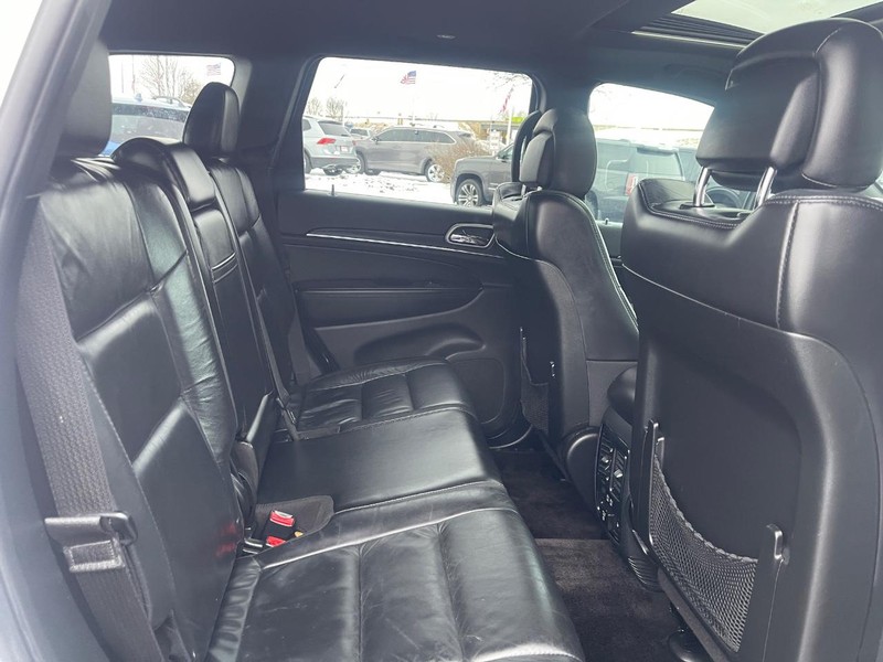 Jeep Grand Cherokee Vehicle Image 13