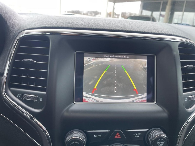 Jeep Grand Cherokee Vehicle Image 30