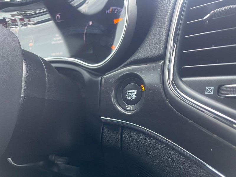 Jeep Grand Cherokee Vehicle Image 34