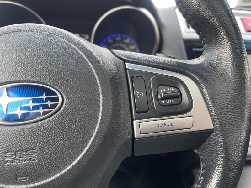 Subaru Legacy Vehicle Image 23