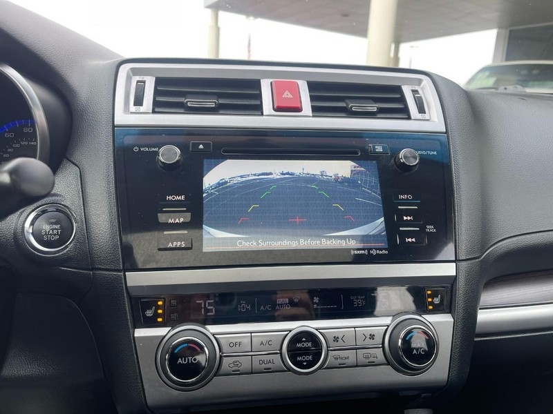 Subaru Legacy Vehicle Image 30