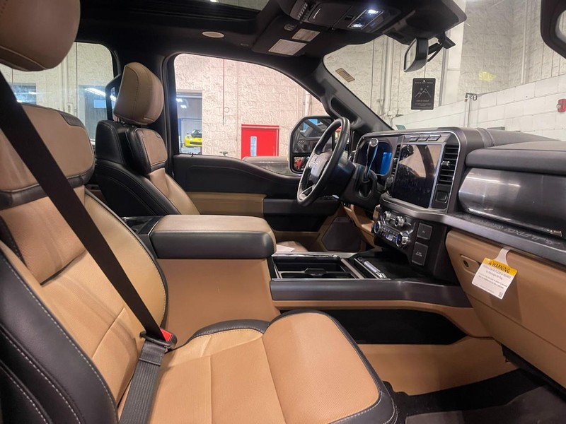 Ford Super Duty F-350 SRW Vehicle Image 04