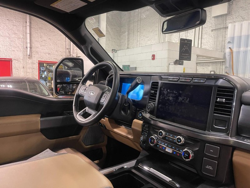 Ford Super Duty F-350 SRW Vehicle Image 05