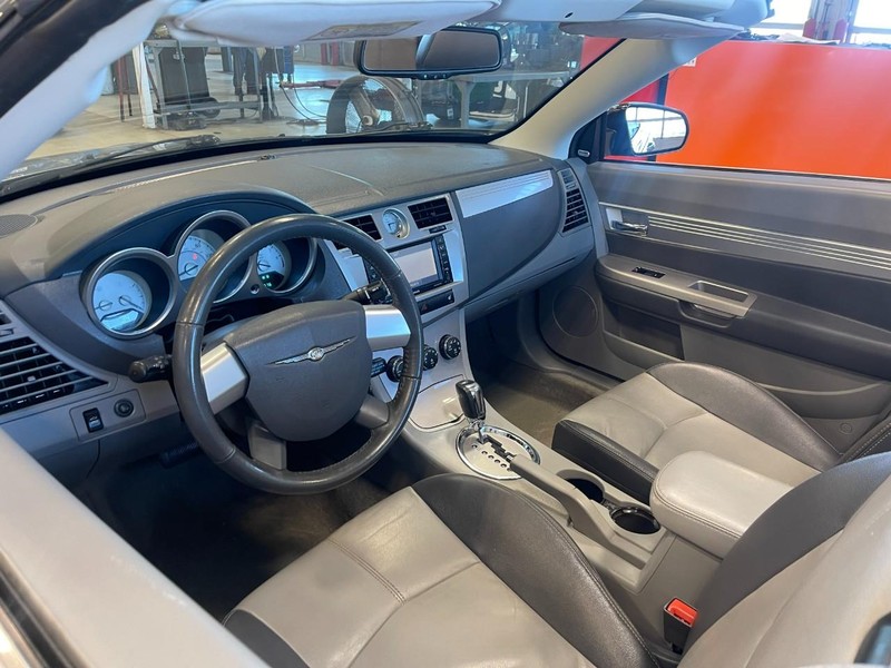 Chrysler Sebring Vehicle Image 12