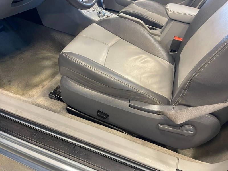 Chrysler Sebring Vehicle Image 13