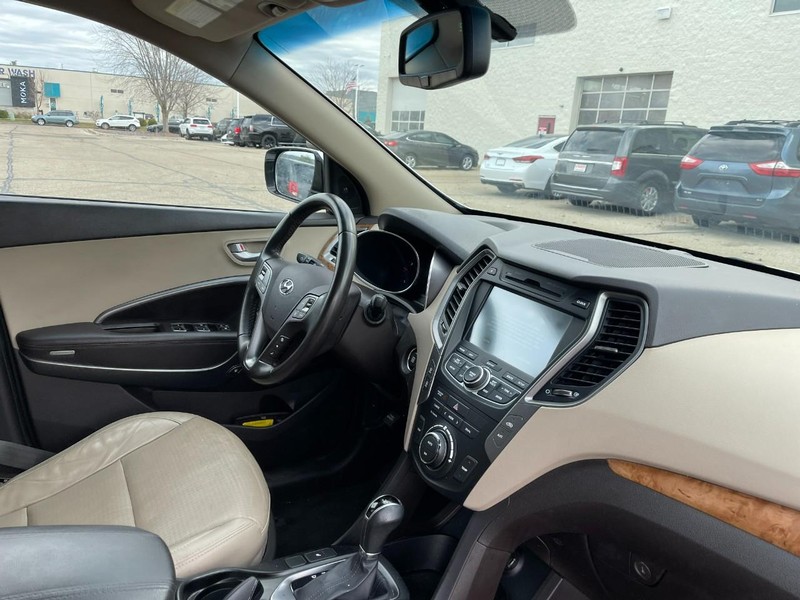 Hyundai Santa Fe Sport Vehicle Image 02