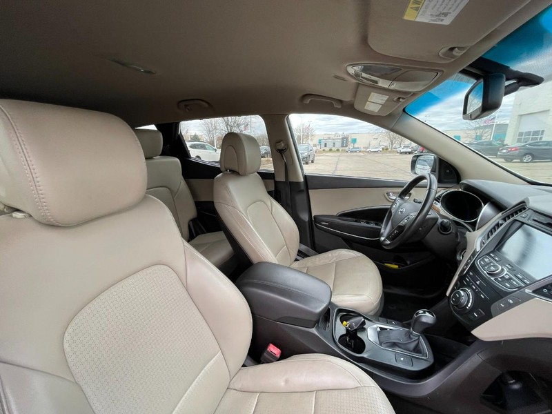 Hyundai Santa Fe Sport Vehicle Image 03