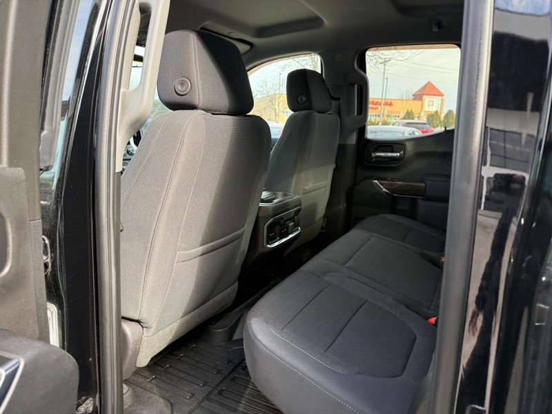 GMC Sierra 1500 Vehicle Image 12