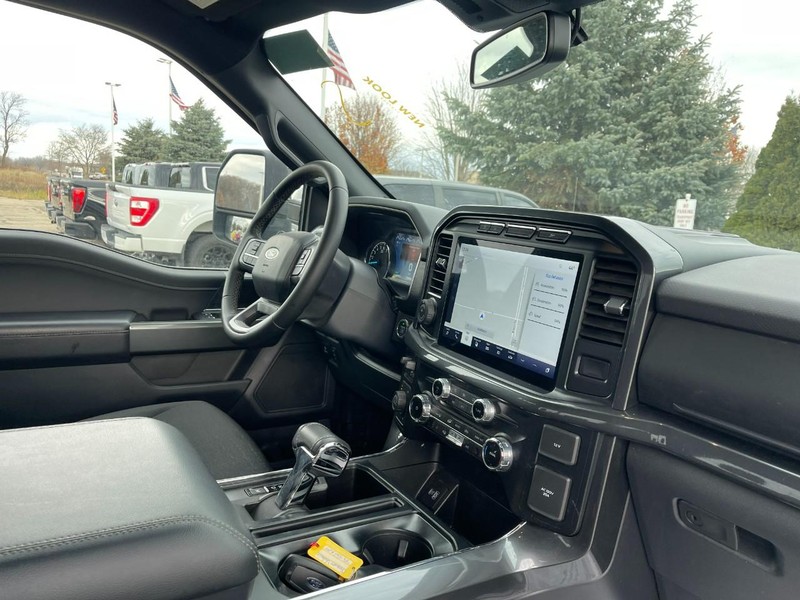 Ford F-150 Vehicle Image 02