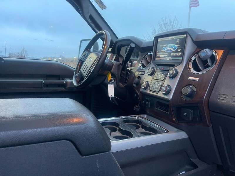 Ford Super Duty F-250 SRW Vehicle Image 02