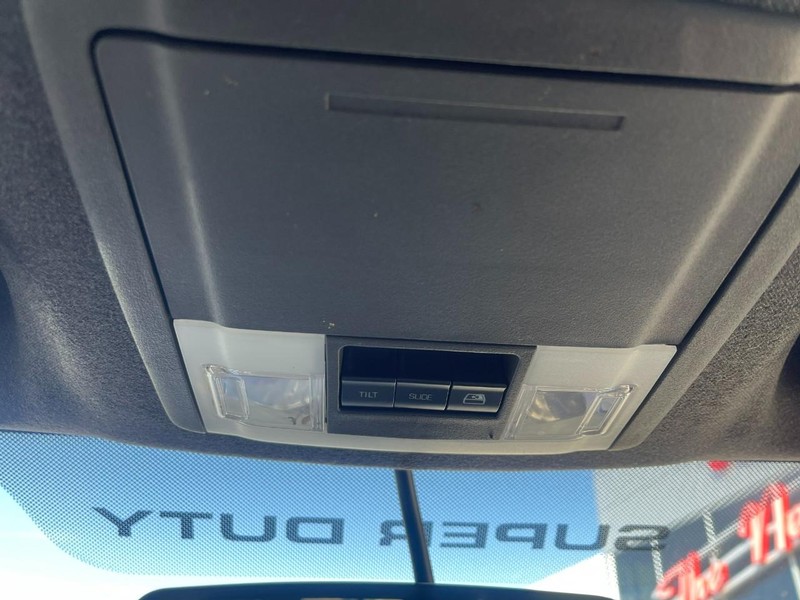 Ford Super Duty F-250 SRW Vehicle Image 25