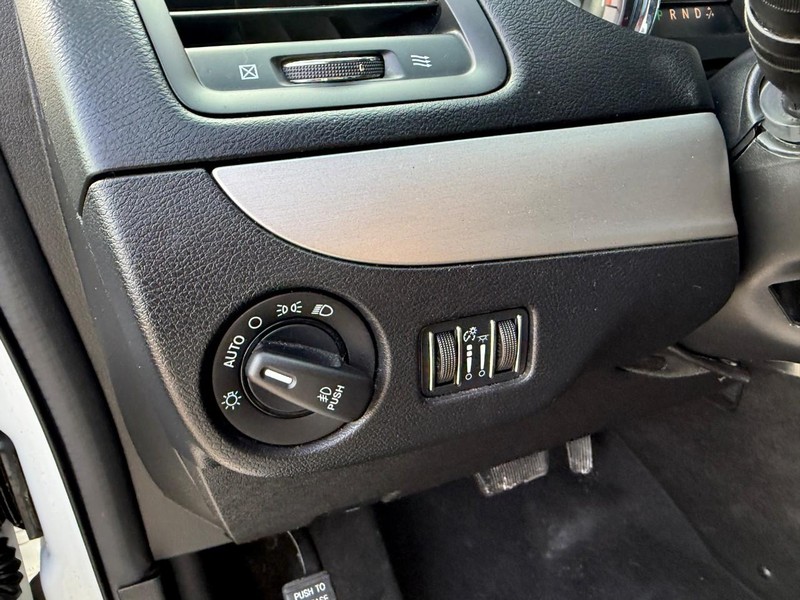 Dodge Grand Caravan Vehicle Image 25