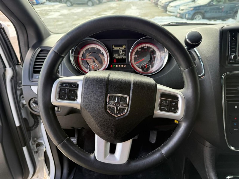 Dodge Grand Caravan Vehicle Image 26