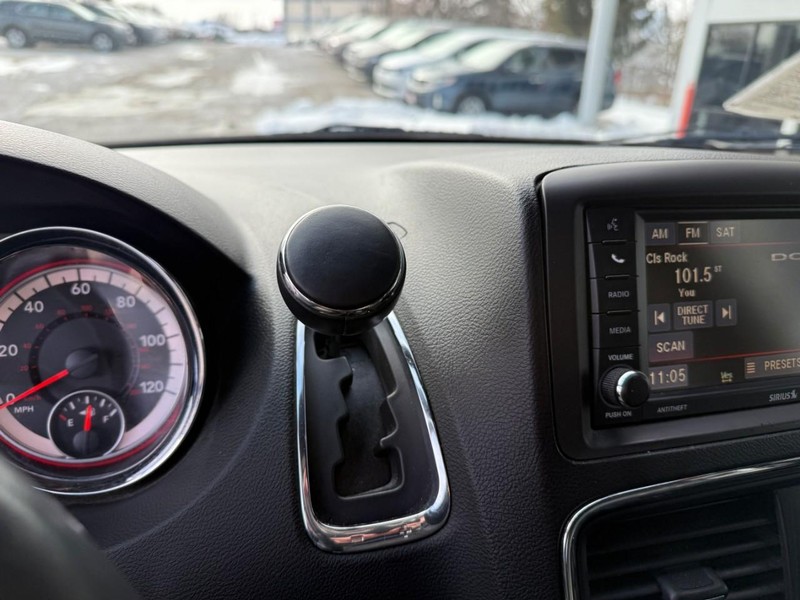 Dodge Grand Caravan Vehicle Image 30