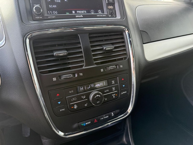 Dodge Grand Caravan Vehicle Image 33