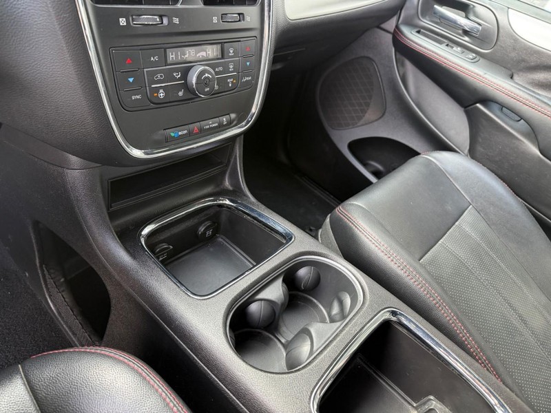 Dodge Grand Caravan Vehicle Image 34