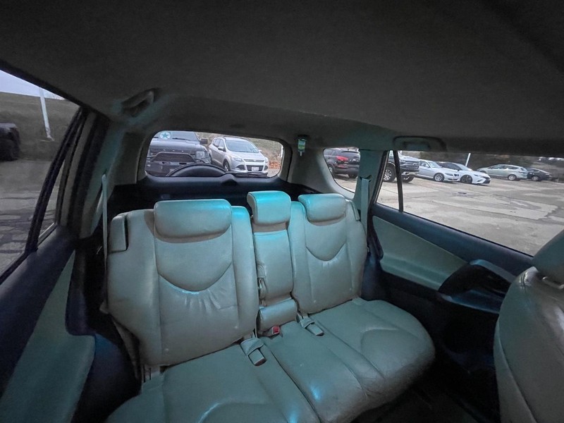 Toyota RAV4 Vehicle Image 06