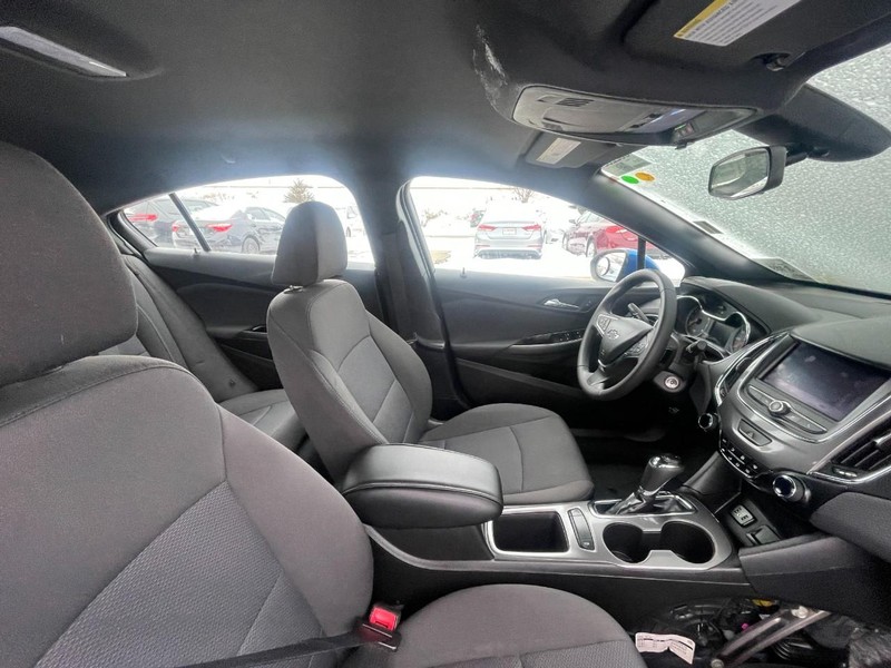 Chevrolet Cruze Vehicle Image 03