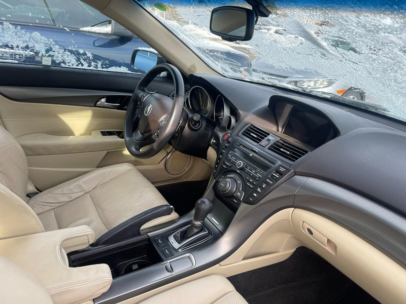 Acura TL Vehicle Full-screen Gallery Image 02