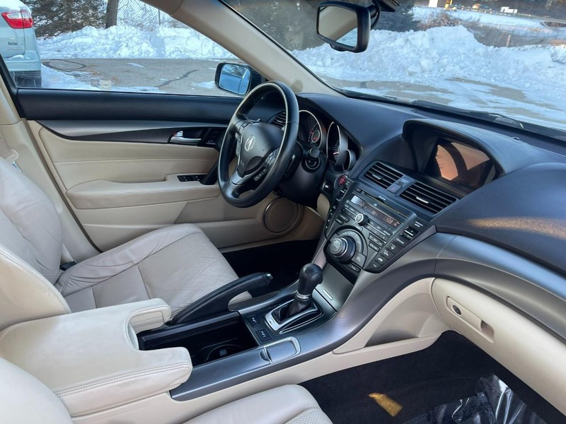 Acura TL Vehicle Full-screen Gallery Image 06