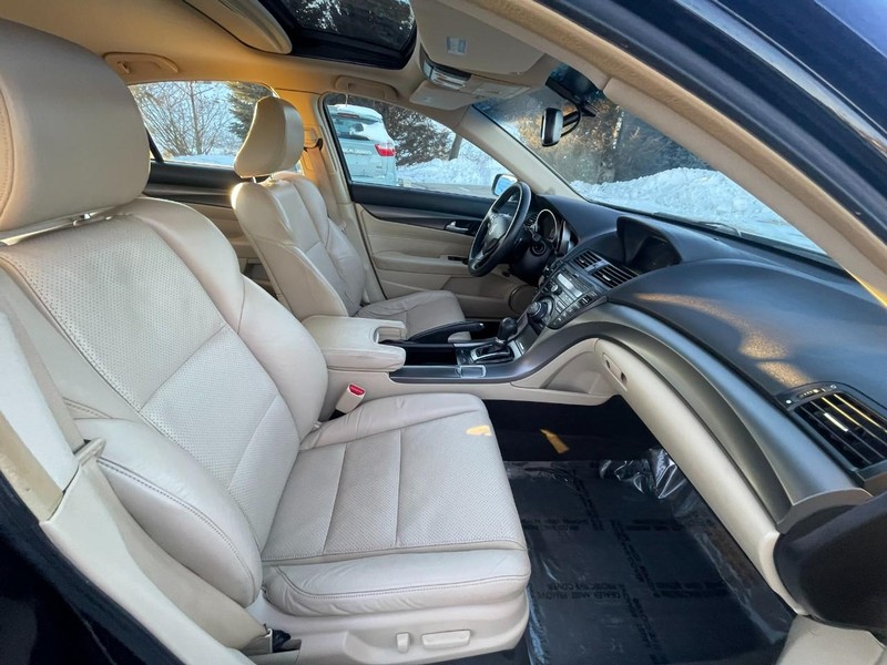 Acura TL Vehicle Full-screen Gallery Image 08