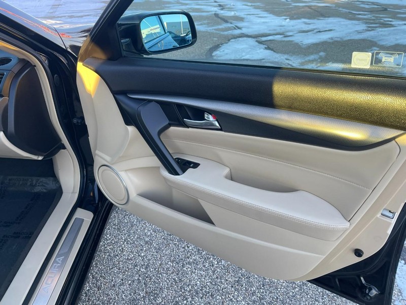 Acura TL Vehicle Full-screen Gallery Image 09