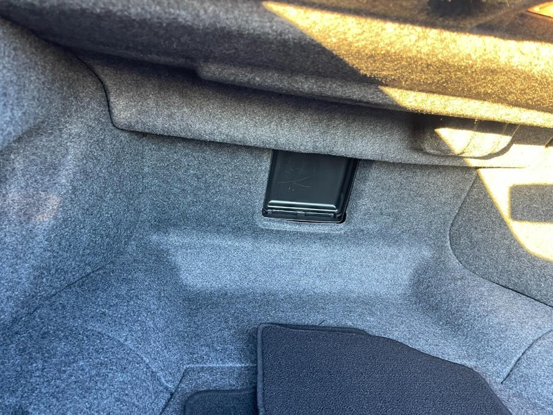 Acura TL Vehicle Full-screen Gallery Image 14