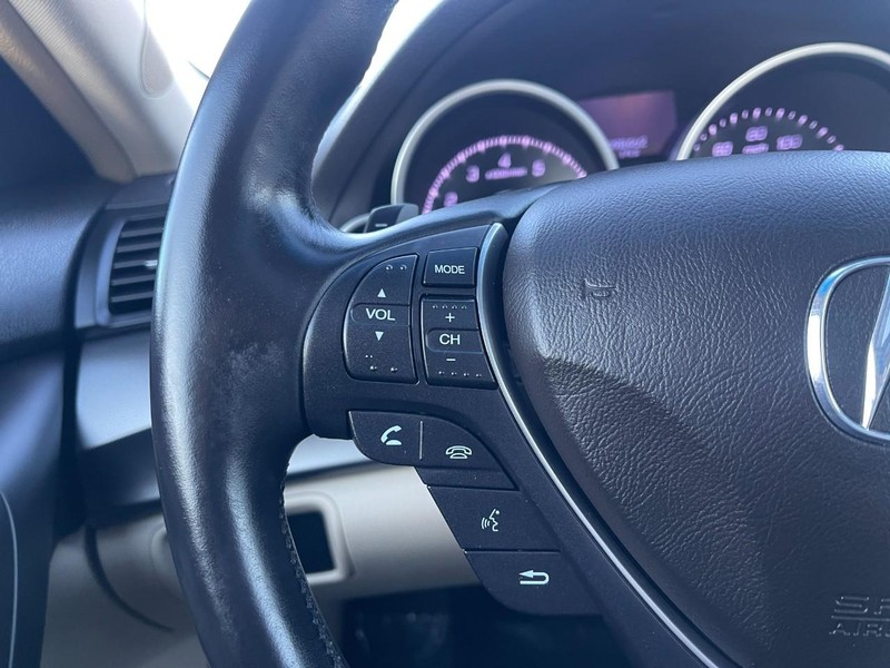 Acura TL Vehicle Full-screen Gallery Image 23