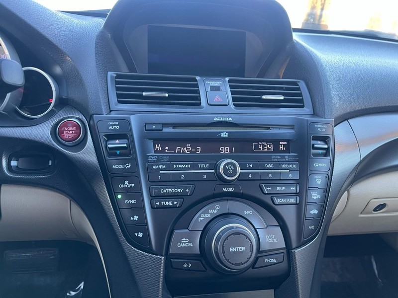 Acura TL Vehicle Full-screen Gallery Image 30