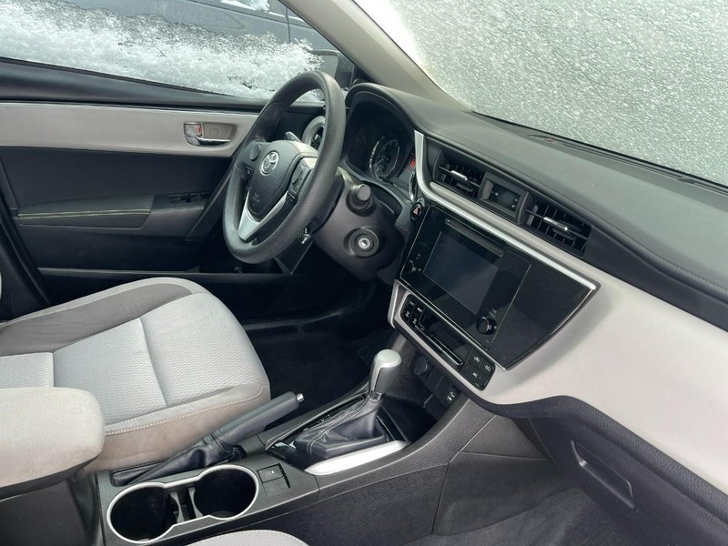 Toyota Corolla Vehicle Image 02