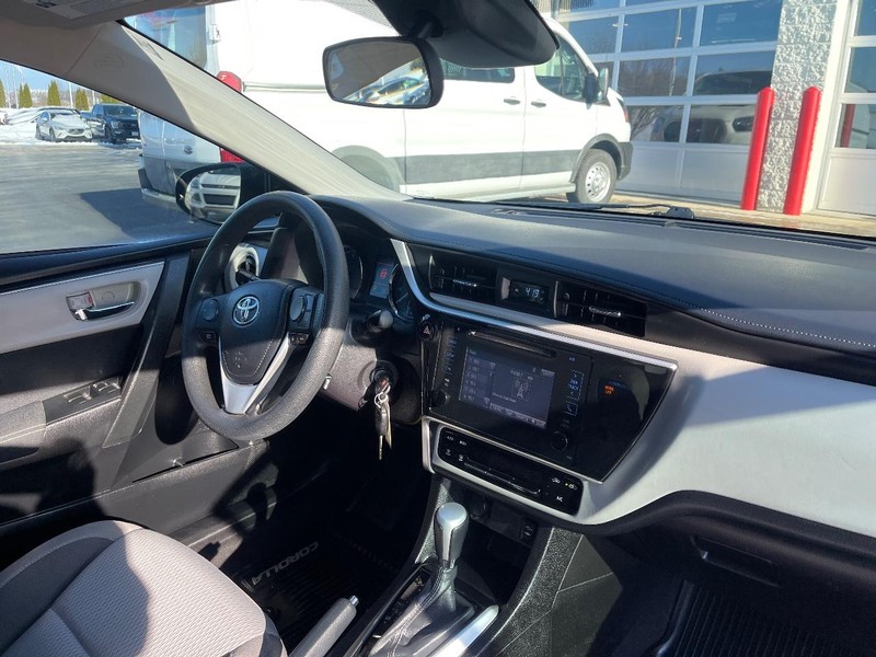 Toyota Corolla Vehicle Image 07