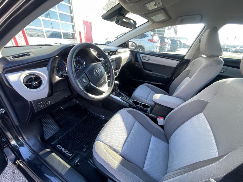 Toyota Corolla Vehicle Image 12