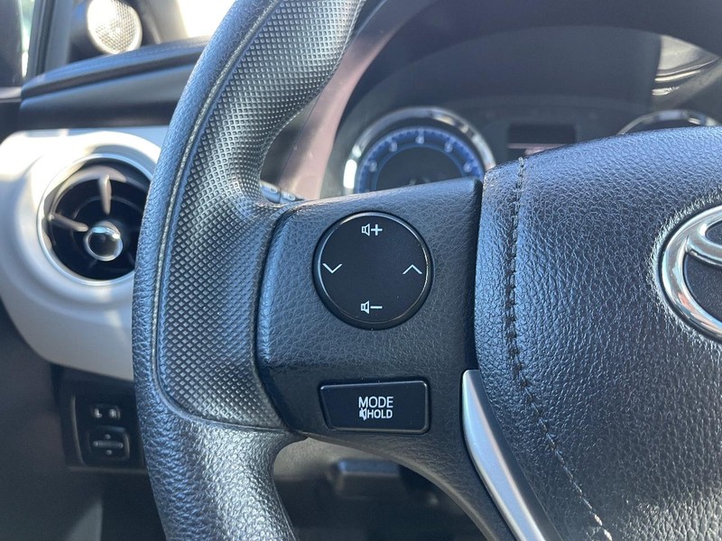 Toyota Corolla Vehicle Image 14