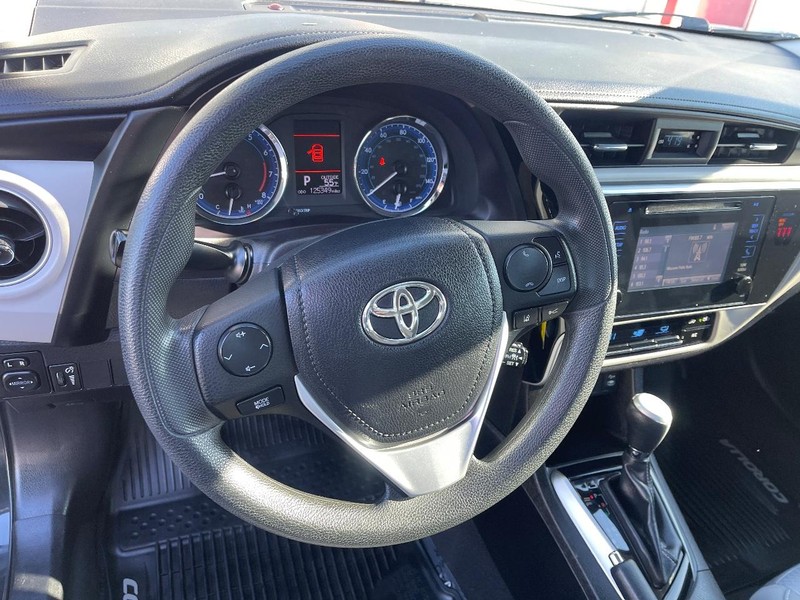 Toyota Corolla Vehicle Image 15