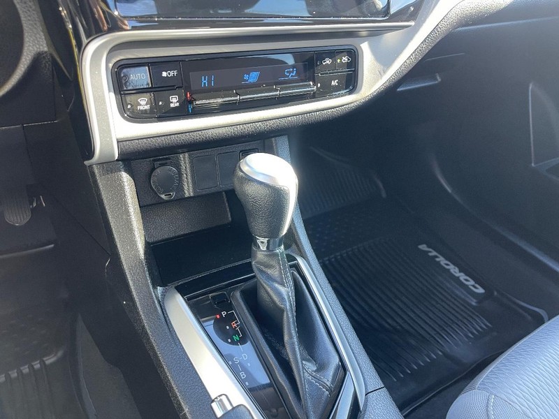 Toyota Corolla Vehicle Image 17